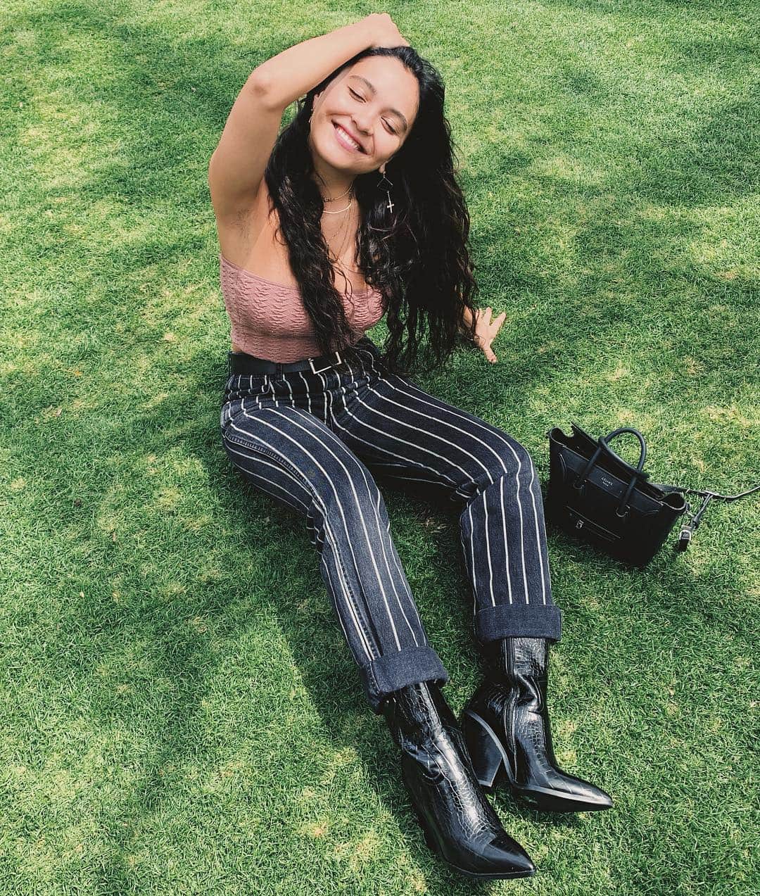 ステラ・ハジェンズのインスタグラム：「happy friday 🌿💚 @fashionnova 💚🌱what are your plans for the weekend?!」