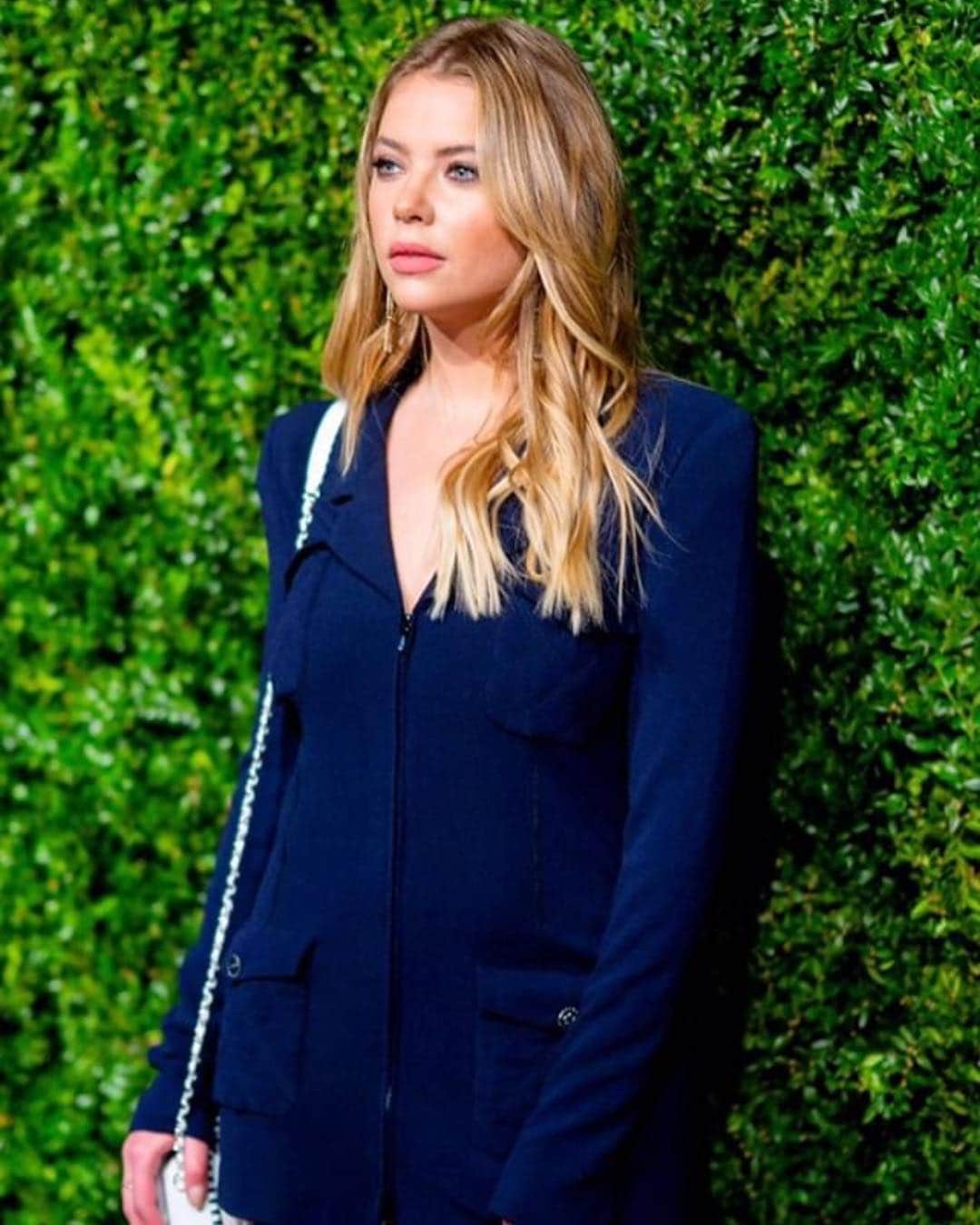 アシュレイ・ベンソンのインスタグラム：「Chanel x Tribeca」