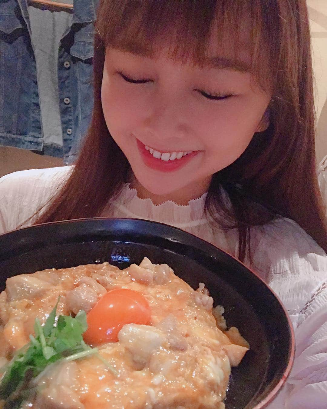 岩村捺未さんのインスタグラム写真 - (岩村捺未Instagram)「平成最後の日は あんちゃんと親子どーん！ うまかたなあ🤤🙏❤️❤️ #親子丼 #ご飯 #food #鶏肉すこ #でも豚バラがいっちばん #すこ #すこ #すこ #すこ」5月4日 2時43分 - iwamuranachu