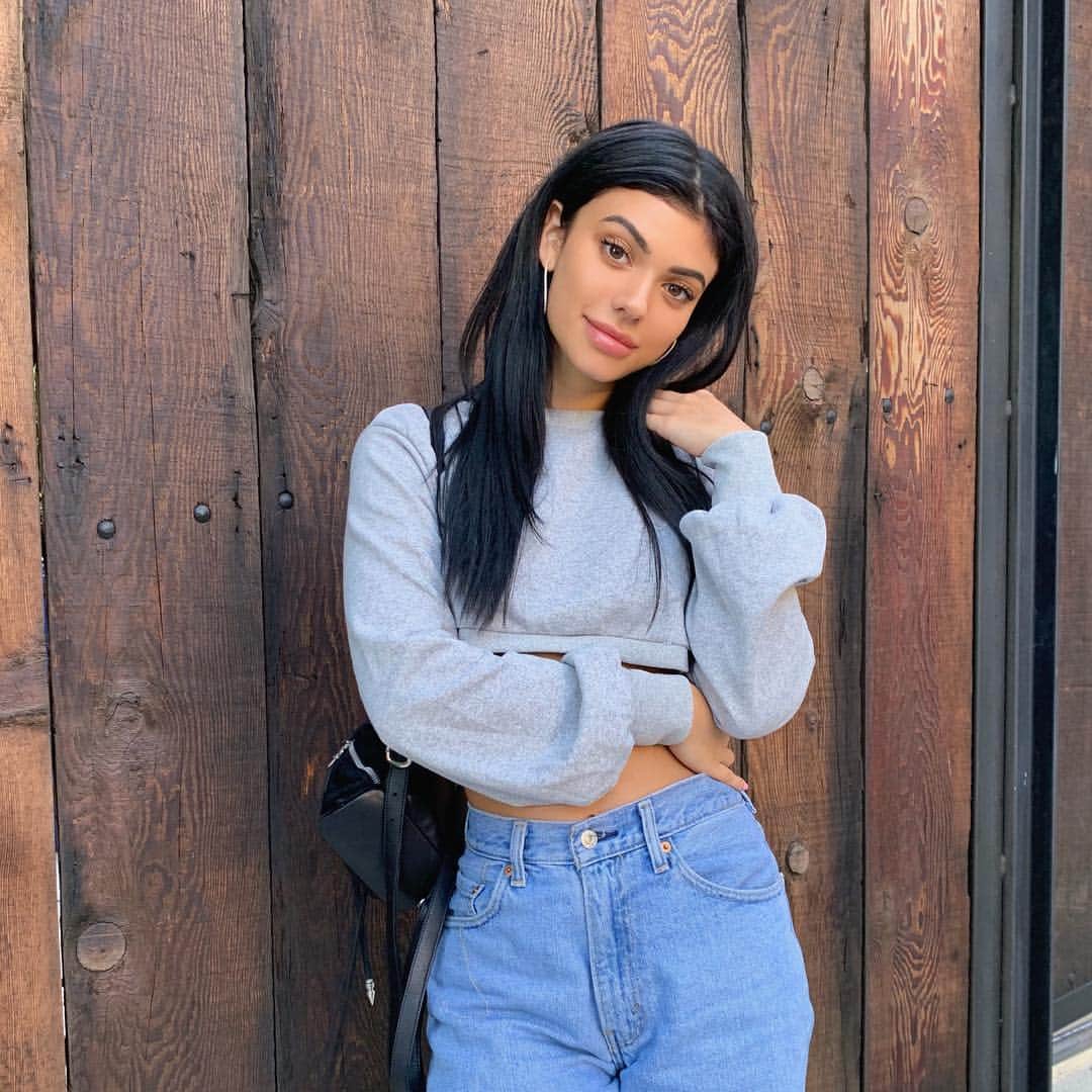 ケルシーのインスタグラム：「top from @isawitfirst 🌻」
