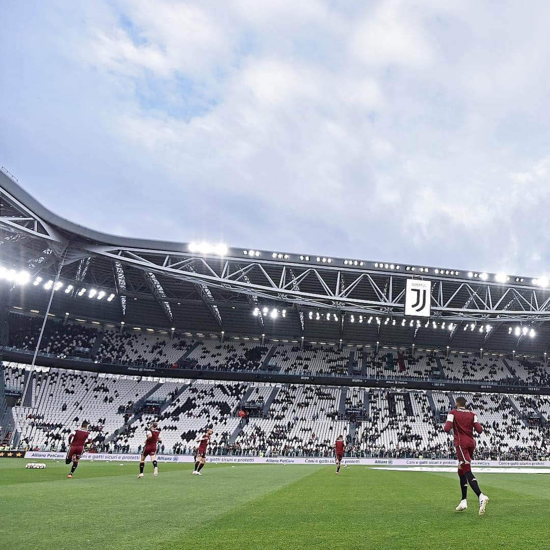 トリノFCさんのインスタグラム写真 - (トリノFCInstagram)「Warm up 🔥🐂 #SFT #JuveToro」5月4日 2時59分 - torinofc1906