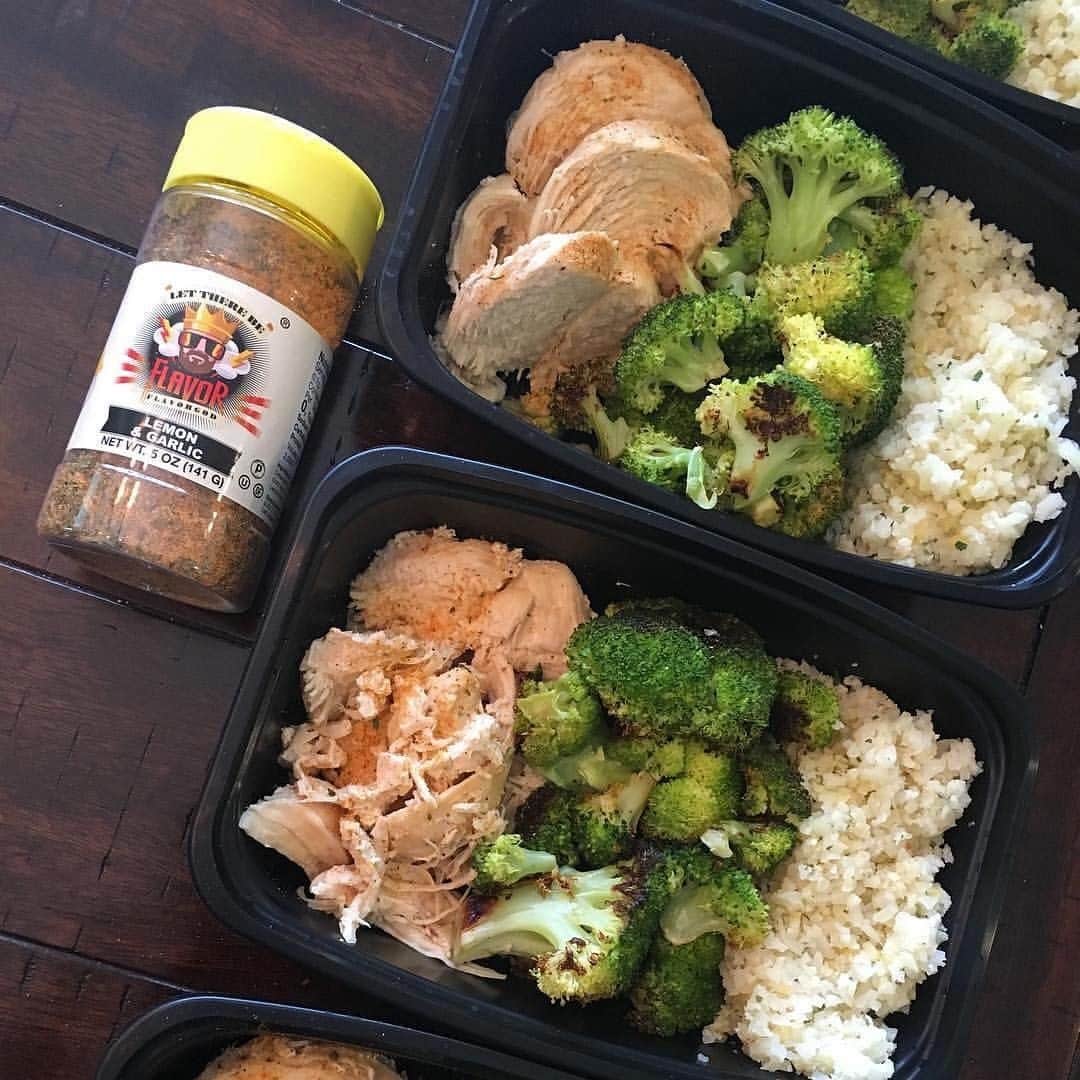 Flavorgod Seasoningsさんのインスタグラム写真 - (Flavorgod SeasoningsInstagram)「MEAL PREP!! 🚨🚨🍱🍱 🤩🤩⁣ -⁣ 💥Click on link in bio for all details @flavorgod💥⁣ -⁣ Meal prep by: @mombearbeastmode 🍋. Lemon garlic chicken, roasted broccoli, and lemon cauliflower riced. Basic, fast (prepped in about 15 minutes) and super good!⁣ -⁣ ⁣ ✅FREE SHIPPING on $50+ ⁣ ✅FREE GIFTS AT CHECKOUT⁣ ✅FREE MYSTERY SEASONING $75+⁣ ✅FRESH MADE SEASONINGS⁣ ✅MANY DELICIOUS FLAVORS TO CHOOSE FROM⁣ ✅MADE LOCALLY⁣ -⁣ -⁣ #food #foodie #flavorgod #seasonings #glutenfree #keto⁣」5月4日 3時00分 - flavorgod