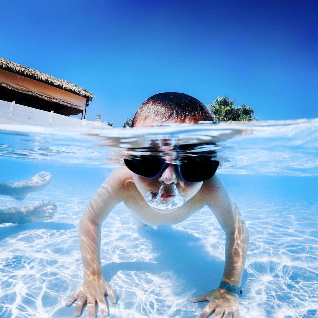 goproさんのインスタグラム写真 - (goproInstagram)「Photo of the Day: Weekend, is that you? @tomag38 + family are ready. • • • @GoProFR #GoProFR #GoPro #FridayFeeling #FamilyActivities #Montpellier #OverUnder」5月4日 3時11分 - gopro