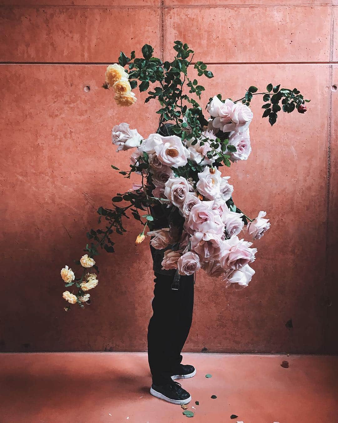 Instagramさんのインスタグラム写真 - (InstagramInstagram)「For floral stylist Ruby Barber (@ruby_marylennox), her interest blossomed at a local flower market. 💐 “In the beginning, my friend and I were just buying flowers for ourselves,” says Ruby, who was living in Sydney, Australia. “We shared a birthday and we styled the flowers for our party.” Ruby moved to Berlin, and in 2012 she started her studio Mary Lennox, named after the main character in Frances Hodgson Burnett’s novel “The Secret Garden.” Today on our story, we visit Mary Lennox to see Ruby’s floral fantasies. Photo by @ruby_marylennox」5月4日 3時38分 - instagram
