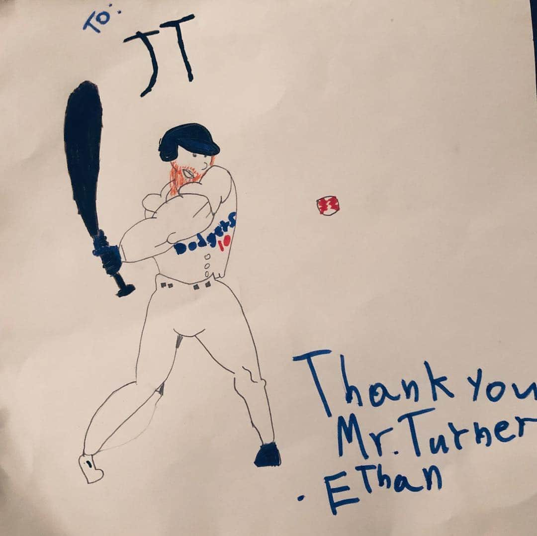 ジャスティン・ターナーさんのインスタグラム写真 - (ジャスティン・ターナーInstagram)「#FanArtFriday from my lil buddy Ethan!!!!! @karla_danielle86 #popeyeforearms💪」5月4日 3時47分 - redturn2