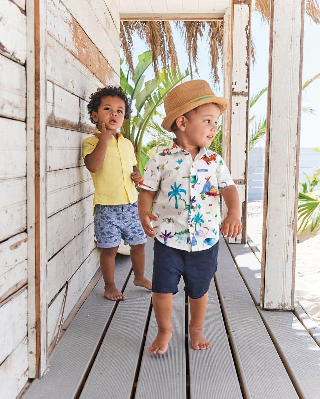 Nextさんのインスタグラム写真 - (NextInstagram)「Whose kids are super excited for the summer hols? Vacation or stay-cation? Let us know your plans! 😎🌴 🔍 Shirts: 627046 & 920024 Shorts: 630740 & 630433 Hat: 611111. #spring #springfashion #springvibes #print #hawaiian #cute #kidswear #nextkids #kidsfashion #kidstyle #holiday #sunshine #sun #holidays」5月4日 3時44分 - nextofficial