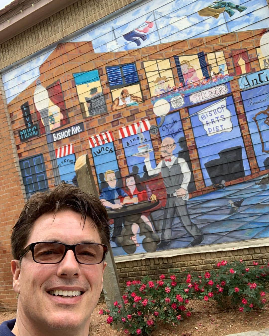 ジョン・バロウマンさんのインスタグラム写真 - (ジョン・バロウマンInstagram)「Walking around the #bishopartsdistrict in #Dallas.」5月4日 4時03分 - johnscotbarrowman