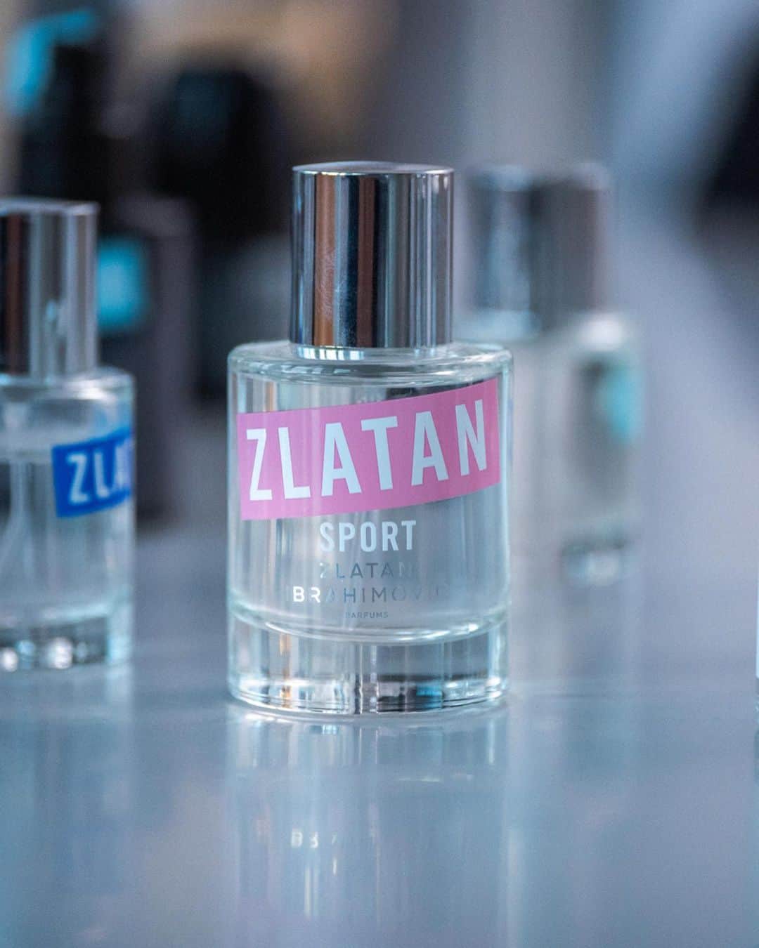 Zlatan Ibrahimović Parfumsさんのインスタグラム写真 - (Zlatan Ibrahimović ParfumsInstagram)「Spring is in the air. ZLATAN SPORT Pour Femme is the perfect spring fragrance for her. Fresh apple, watermelon, freesia, mint & sandalwood. Treat yourself! Swipe up link in our story! 🌸🍏🍉#therightroutine #zlatanibrahimovicparfums #zlatansport」5月4日 4時15分 - zlatanibrahimovicparfums