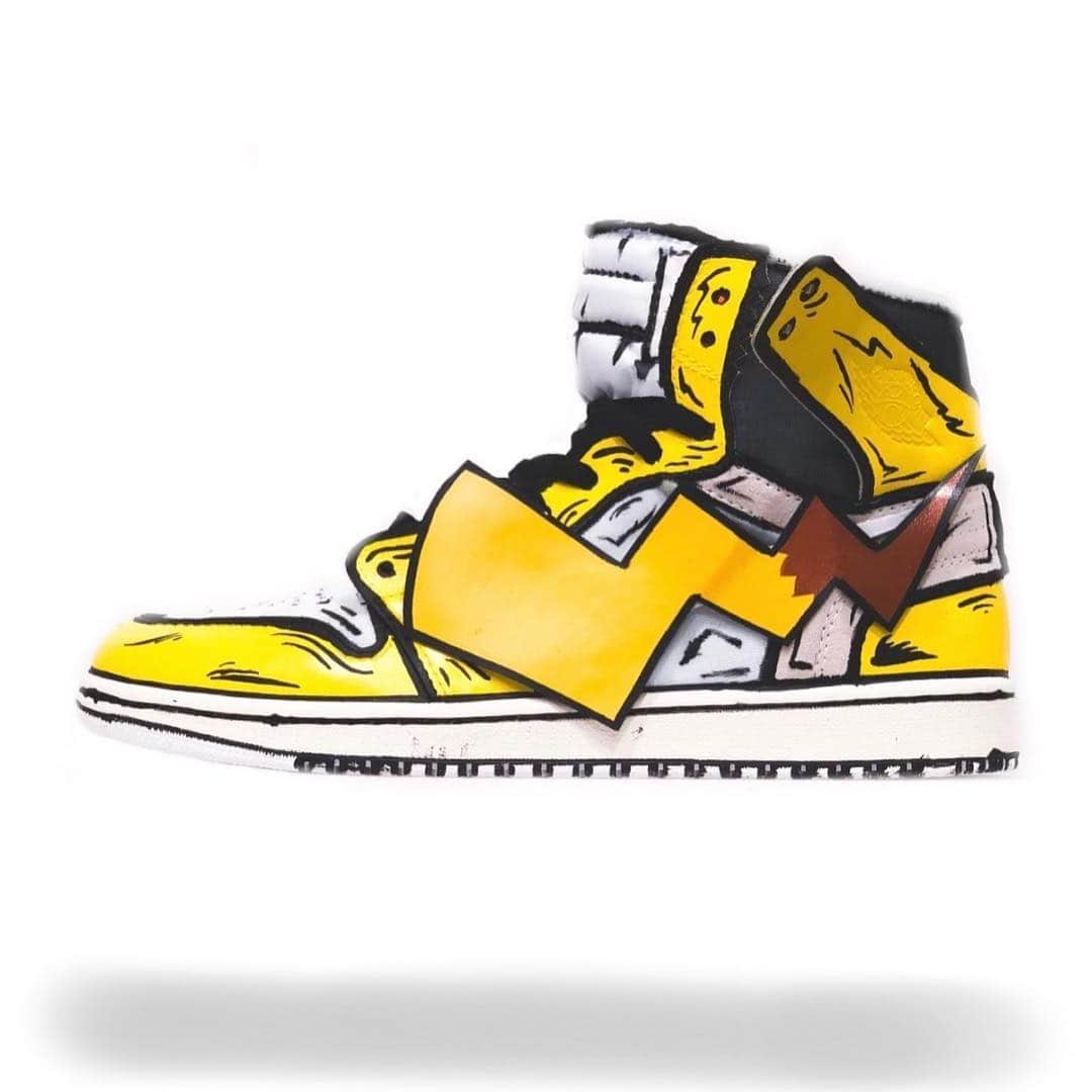 Sneaker News x Jordans Dailyさんのインスタグラム写真 - (Sneaker News x Jordans DailyInstagram)「@voteroberts going all out with a Jordan 1 custom inspired by the titular character of @detectivepikachumovie #jordansdaily」5月4日 4時37分 - jordansdaily