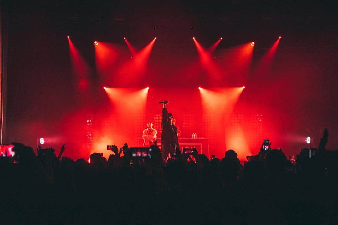 TABLO さんのインスタグラム写真 - (TABLO Instagram)「VANCOUVER! You guys were AWESOME!!! — 📸 by @Bobo.xxndigo tour management: @enmgmt tickets at epikhigh.com — #epikhigh2019tour #Vancouver #Vancity」5月4日 15時40分 - blobyblo