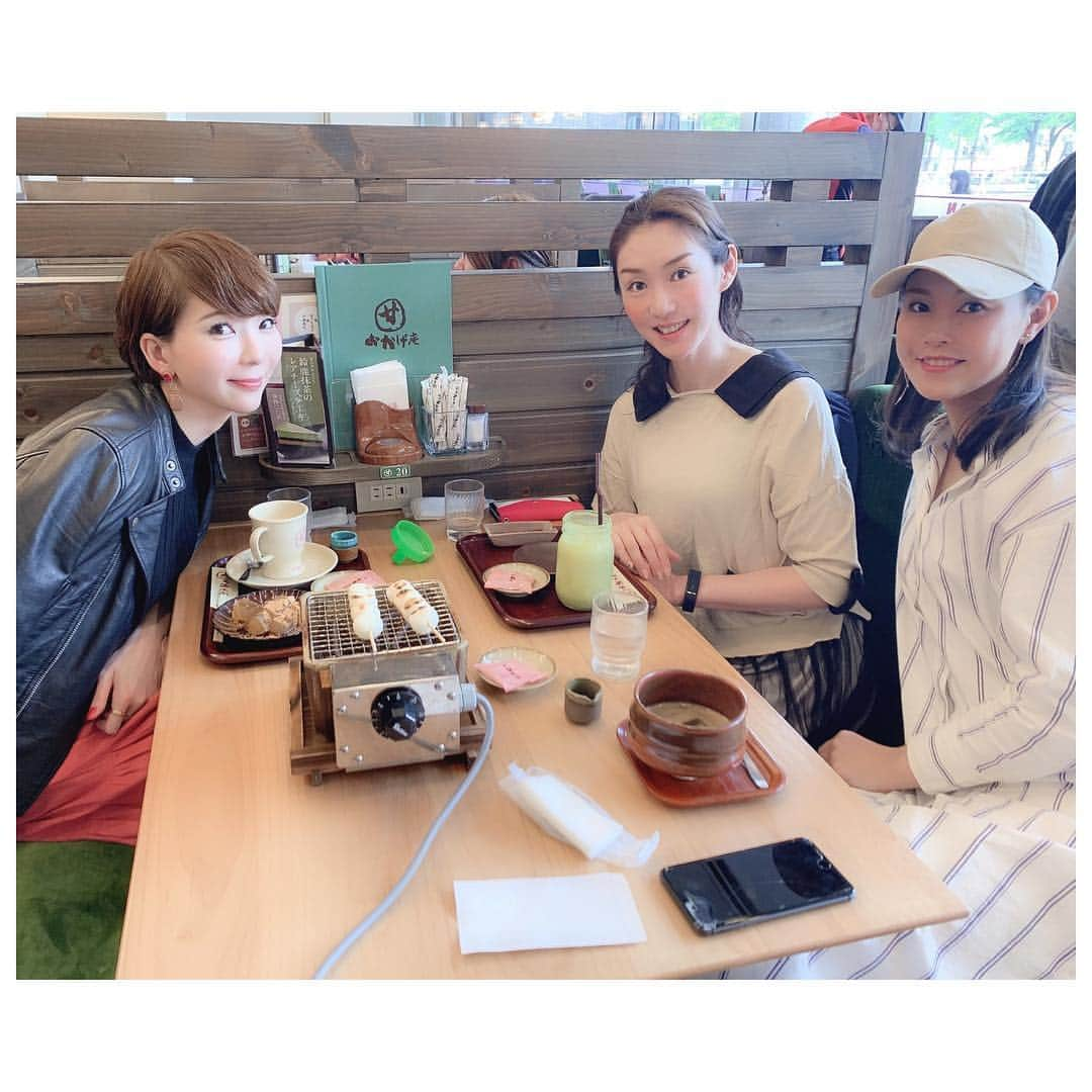 扇けいさんのインスタグラム写真 - (扇けいInstagram)「昨日は珍しい3人が集合して横浜でランチ😋🍽 予科の頃から現役中もずっとお世話になっていて4年ぶりくらいにお会いするたけさん❤(夢大輝さん) そして実は分担だったまぐちゃん❤(流輝一斗) まぐちゃんは何年ぶりかもう分からないくらい久しぶり！笑 去年作ってもらったオレオールのジュエリーバックがお気に入りすぎて…今回は大きいサイズを作ってもらいました❤(2枚目) 今年も大活躍間違いないなぁ😍 ひょんなきっかけであっという間に会う日にちが決まって開催されたランチ会✨ 楽しすぎましたー☺️💓💓💓 #夢大輝 さん❣️ #流輝一斗 ちゃん❣️ #久しぶり #会えて嬉しい ❤」5月4日 14時25分 - kei.ohgi