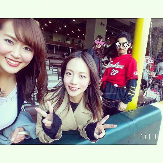 のインスタグラム：「#時差スタグラム 笑 ・ 3/31はまりちゃんに誘ってもらってはじめての#広島パルコパーティーベランダ ❣️ なんと自分でビール注ぎ放題😻 ビュッフェ形式で食べ放題🍚 レフトポールに抱きつき放題💛笑 最大150名で飲んで食べて出来るので気付けばまわりみんな仲良しになれるワイワイ席♩ まりちゃんありがとう😻 次の広島まで一週間きった❤️ またまりちゃんに会えるー♩ 楽しみがいっぱいです⭐︎ ・ #ズムスタ#パーティーベランダ #ビール飲み放題#長野さん#見放題 #カープ女子#野球好き#野球観戦 #carp#カープ#hiroshima#広島カープ#ballpark#baseballfan#マツダスタジアム #広島#野球#鯉のぼりの季節」