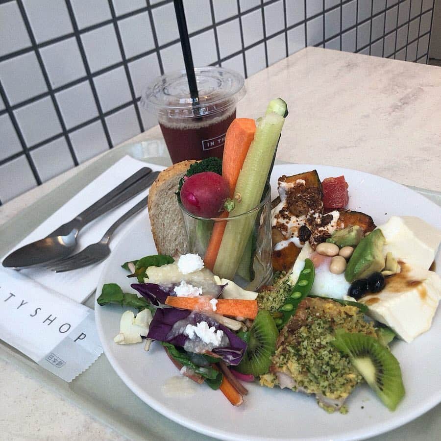 宮坂灯里さんのインスタグラム写真 - (宮坂灯里Instagram)「おいしかった🌈#サラダ#ランチ#cityshop#salad#lunch#yummy」5月4日 14時27分 - m.akari27