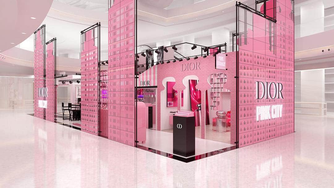 DFS & T Galleriaさんのインスタグラム写真 - (DFS & T GalleriaInstagram)「@dior invites you to discover the first Pink City worldwide – launching at T Galleria Beauty by DFS, Galaxy Macau! Enjoy a multi-sensorial immersive journey around the brand’s beauty icons and heritage, as dreamt by Christian Dior. Don’t miss out on a series of exciting offerings including fragrance consultations, express makeup, personalization services & more.  Location: T Galleria Beauty by DFS,Galaxy Macau, Pearl Lobby Dates: April 28 to June 30, 2019  #diormakeup #dioraddict #bediorbepink #dioraddictstellarshine #diorpinkcity」5月4日 15時00分 - dfsofficial