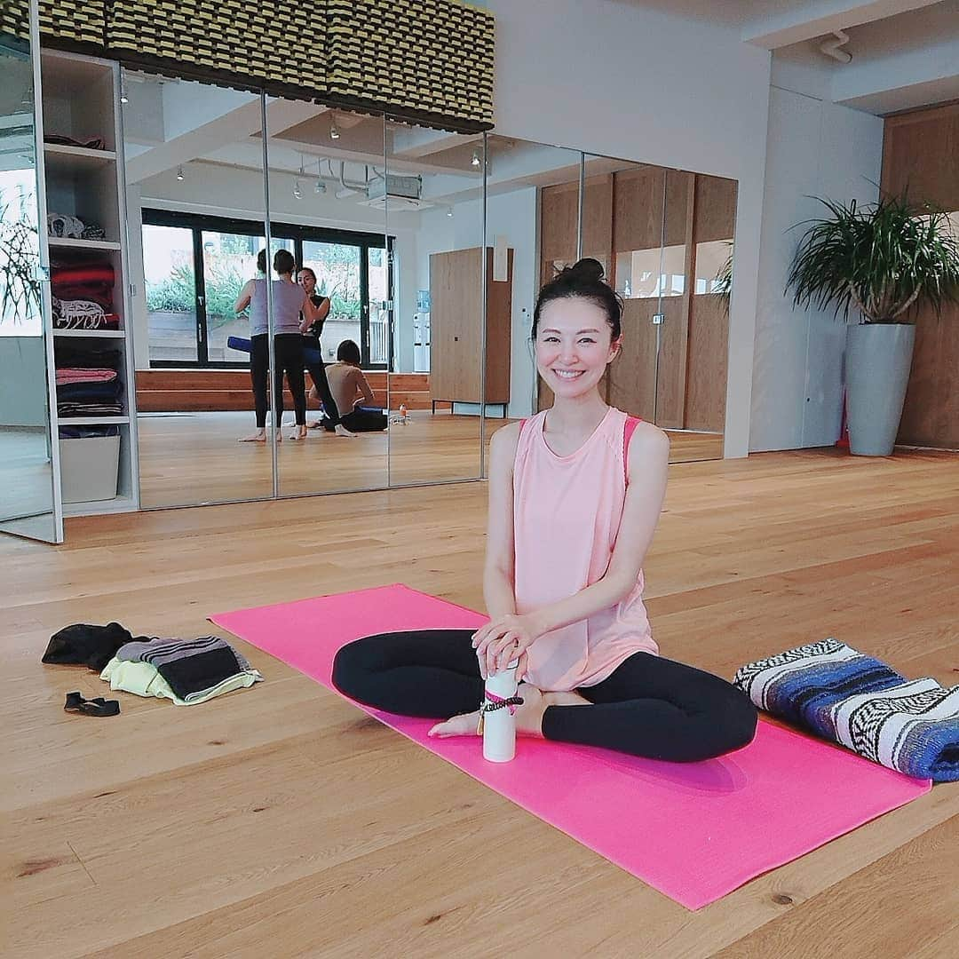 園原ゆかりさんのインスタグラム写真 - (園原ゆかりInstagram)「久々のヨガ♡♡ #yoga #yogagirl #exercise #workout #gym #selfie #healthy #life #studio #fitness #bodymake #shape #fit #nomakeup #tokyomodel #tokyo #model #🇯🇵 #asiangirl #日式 #时装模特 #ヨガ #身体づくり #健康 #筋トレ #ワークアウト #ご自愛 #ヨガウェア #ストレッチ」5月4日 15時04分 - yucari0108