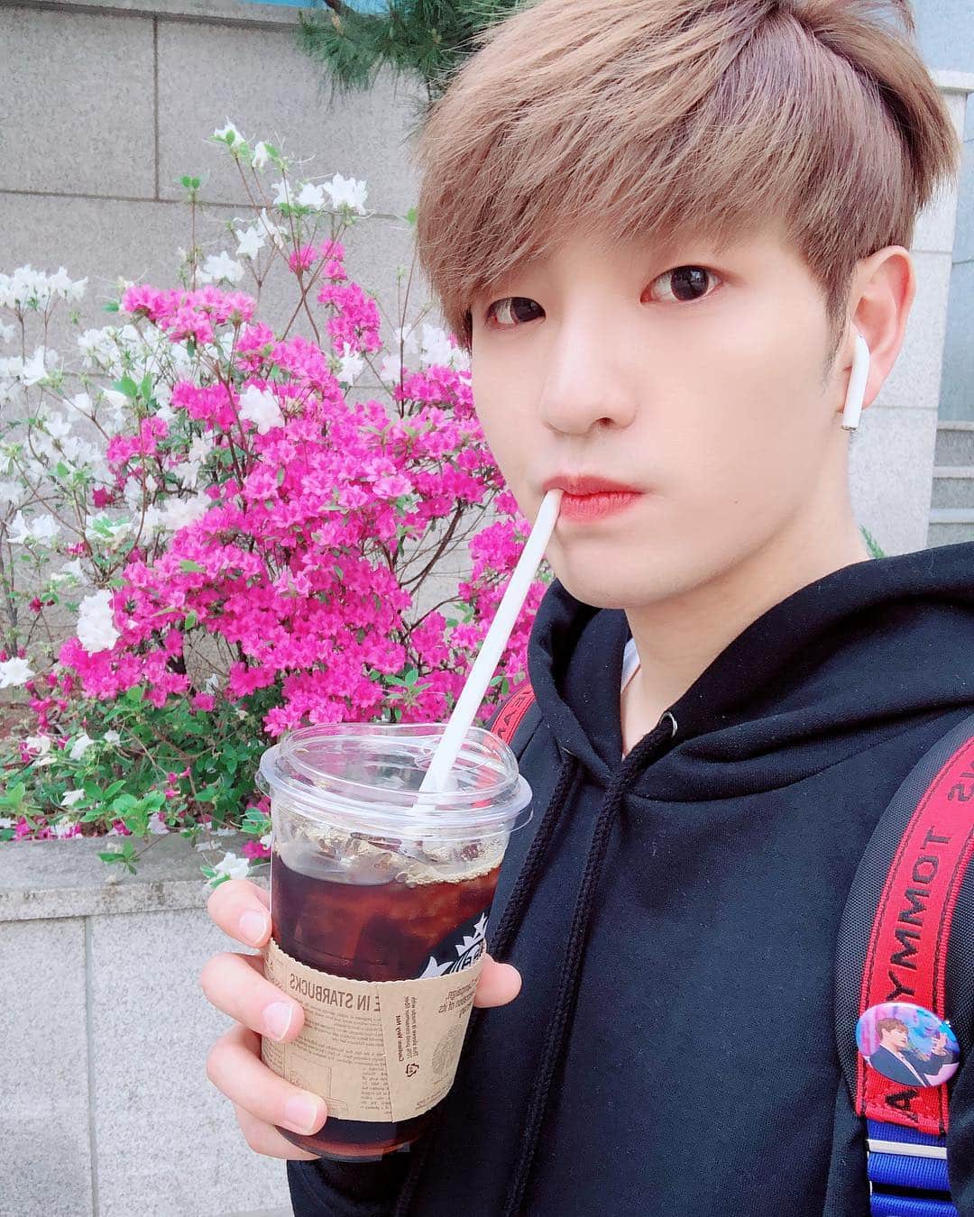 ヒョクジン のインスタグラム：「꽃피네 💐」