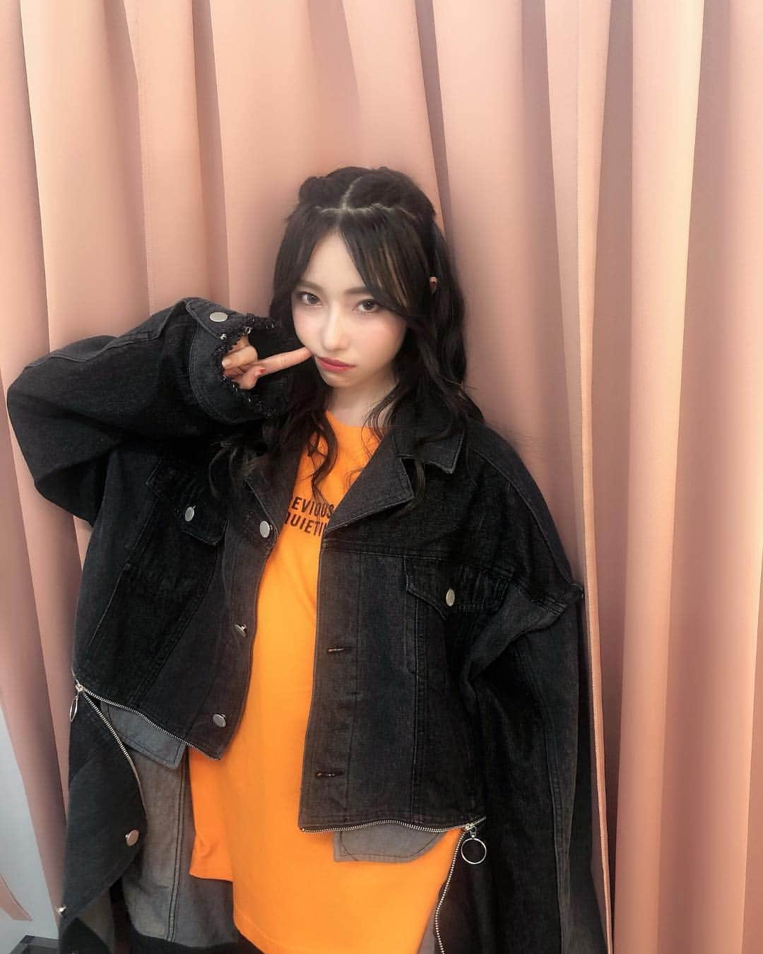 村瀬紗英さんのインスタグラム写真 - (村瀬紗英Instagram)「#dailylook 🐈🍊🧡 夏に向けて、 服もメイクもオレンジが好きになる♡☺︎」5月4日 15時12分 - saepiiii.m