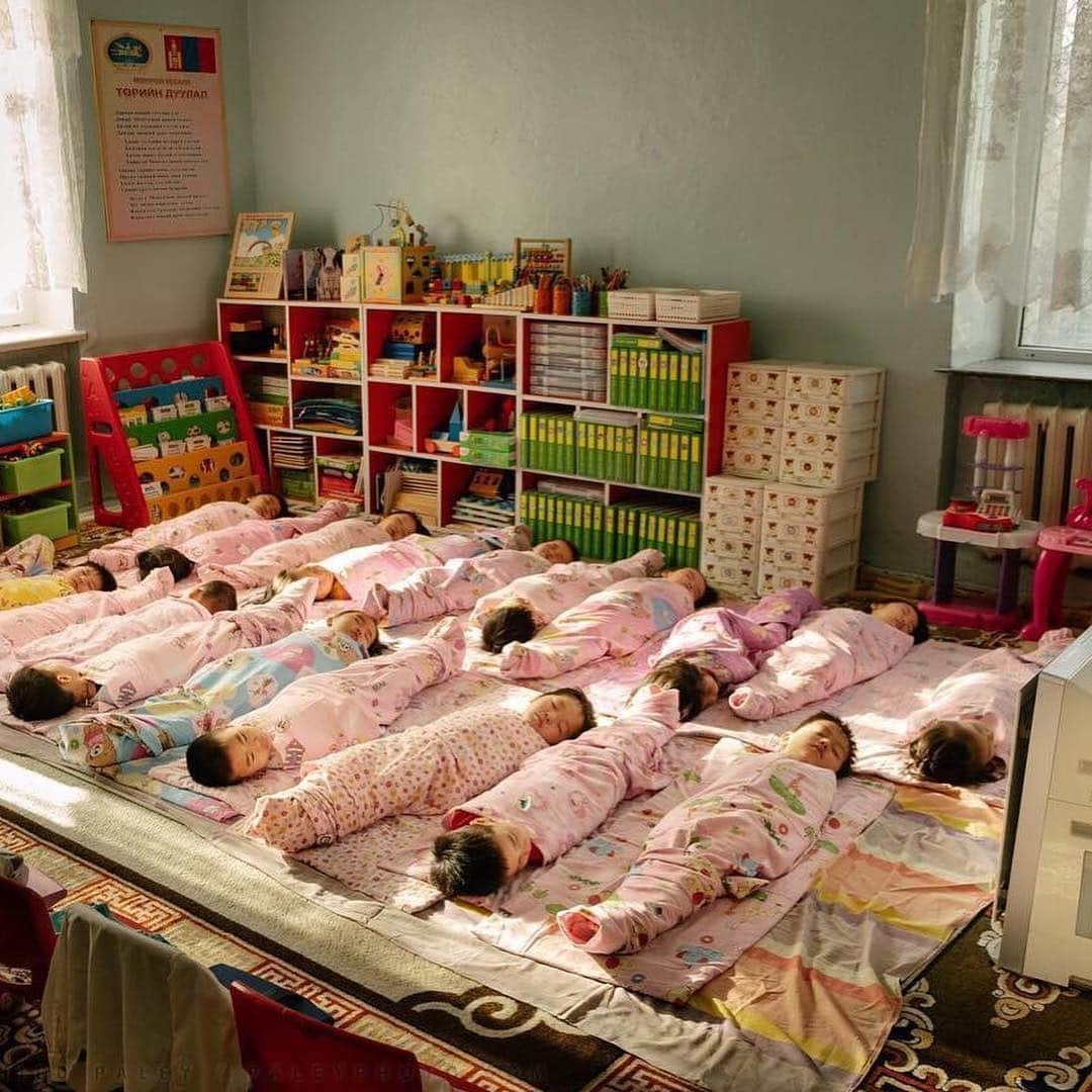 unicefさんのインスタグラム写真 - (unicefInstagram)「For some children, every breath is dangerous. Air pollution can cause irreversible damage to young children’s health and brain development. . #ForEveryChild, a safe environment. . Regram from @natgeo | Photos by Matthieu Paley @paleyphoto | A two-year-old girl is treated for pneumonia in the intensive care unit of an Ulaanbaatar hospital, Mongolia. On her forehead is a smudge of coal ash applied by her mother to ward off evil spirits. It's air pollution from coal burning, however, that has caused the incidence of pneumonia and other respiratory illnesses to spike in the Mongolian capital, especially among children. Swipe right: An air purifier stands watch over napping children at a kindergarten in the Bayanzurkh District in Ulaanbaatar. Young children are especially vulnerable to air pollution; the school has a purifier in every room. These images are part of a story I recently shot for @natgeo. Please visit my profile @paleyphoto for a link to the story. #climatechange#airpollution #mongolia #ulaanbaatar#childrenhealth」5月4日 6時37分 - unicef