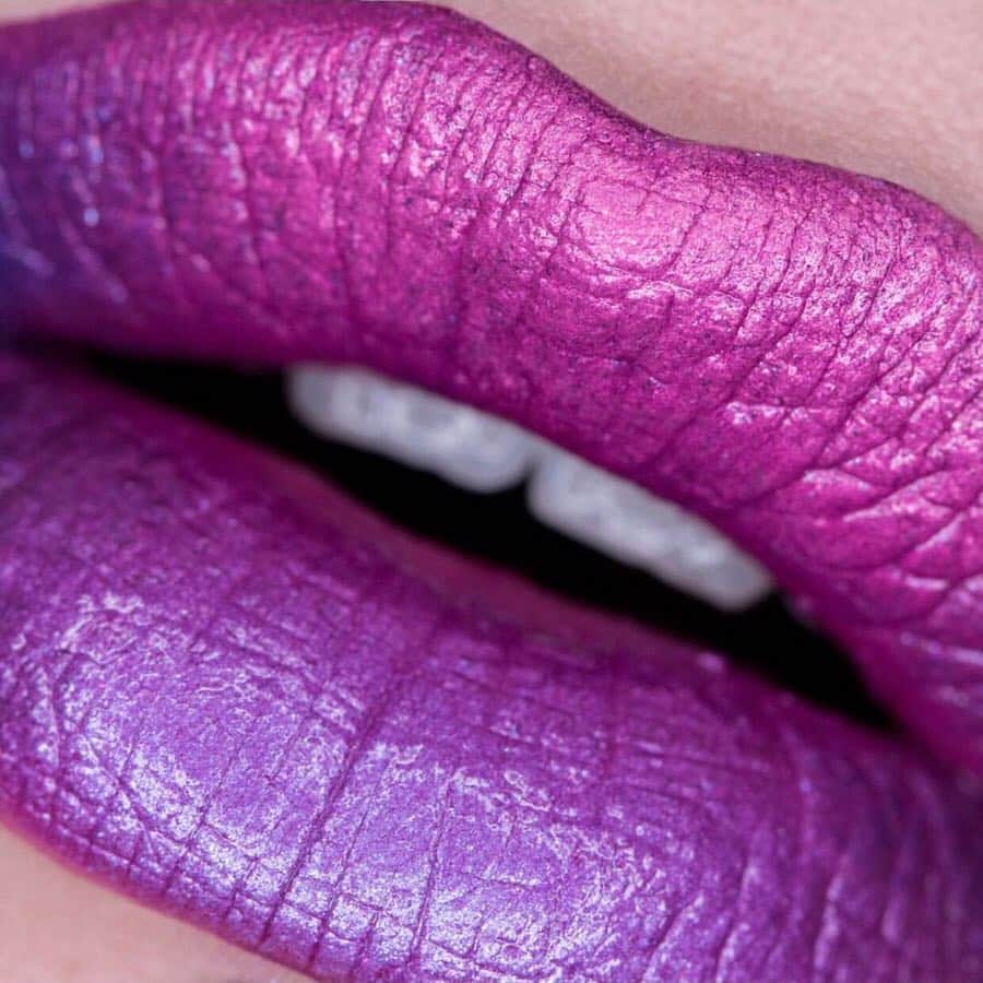 Jeffree Star Cosmeticsさんのインスタグラム写真 - (Jeffree Star CosmeticsInstagram)「PURPLE HAZE 😈😈 This stunning #ombre of color has us in a daze 😻😻 @alexmarieartistry used #velourliquidlipstick shade ‘Berries On Ice’ 💄💄#jeffreestarcosmetics #liquidlipstick #lipart」5月4日 6時56分 - jeffreestarcosmetics