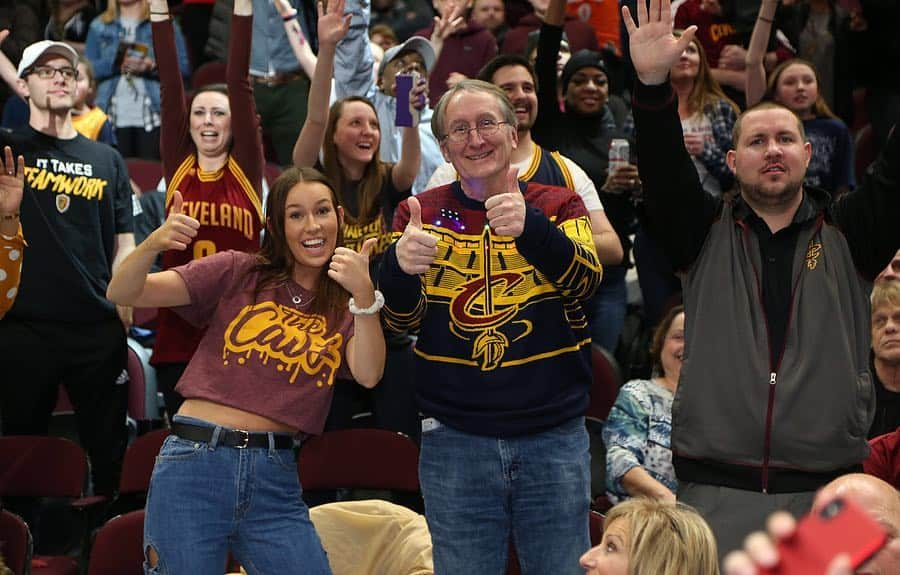 キャブスさんのインスタグラム写真 - (キャブスInstagram)「T.G.I.F.F.  Thank Goodness It’s Fan Friday!  We ❤️ @cavswgnation!  Find more photos of #CavsWGNation at cavs.com.」5月4日 7時00分 - cavs