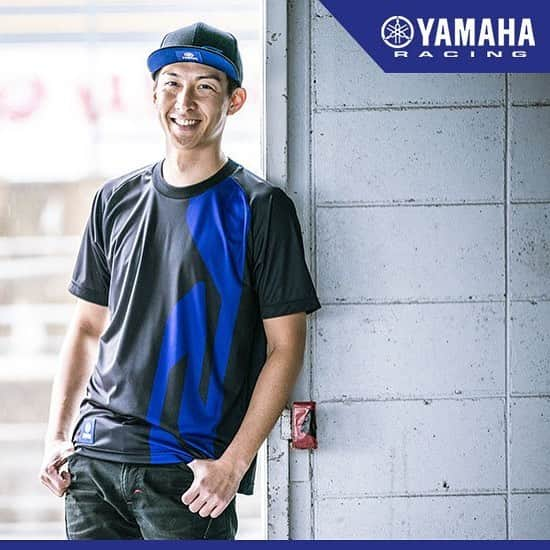 ヤマハ バイクさんのインスタグラム写真 - (ヤマハ バイクInstagram)「YRE20 YZF-R Tシャツ #3942円（税込） / #3650円(税抜) 税率:8% #クールな肌触り #着心地が良く #吸水速乾性に優れた #伸縮素材 #ライディングジャケットとの組み合わせに最適 #YZFR #tshirt #Tシャツ #ysgear #ワイズギア #yamaharacing #当製品は旧モデルと比較してスリムなつくりになっております #サイズ表記載の各部実寸値をお確かめのうえサイズをお選びください」5月4日 7時36分 - yamaha_bike