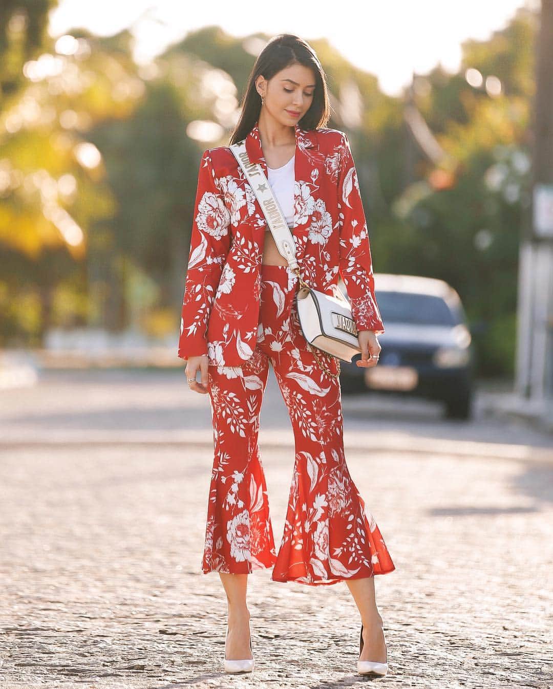 Gabriela Salesさんのインスタグラム写真 - (Gabriela SalesInstagram)「De hoje, simplesmente O Look affi amei! Estampa mais linda da vida! Mostrei nos stories também, quem viu? Apaixonada! É da @modacharry , lacrinhas! Sou apaixonada por essa marca. Eles vendem em varias lojas no Brasil, lá no perfil deles tem o site com informações onde você consegue encontrar também no varejo❤️❤️❤️」5月4日 7時53分 - ricademarre