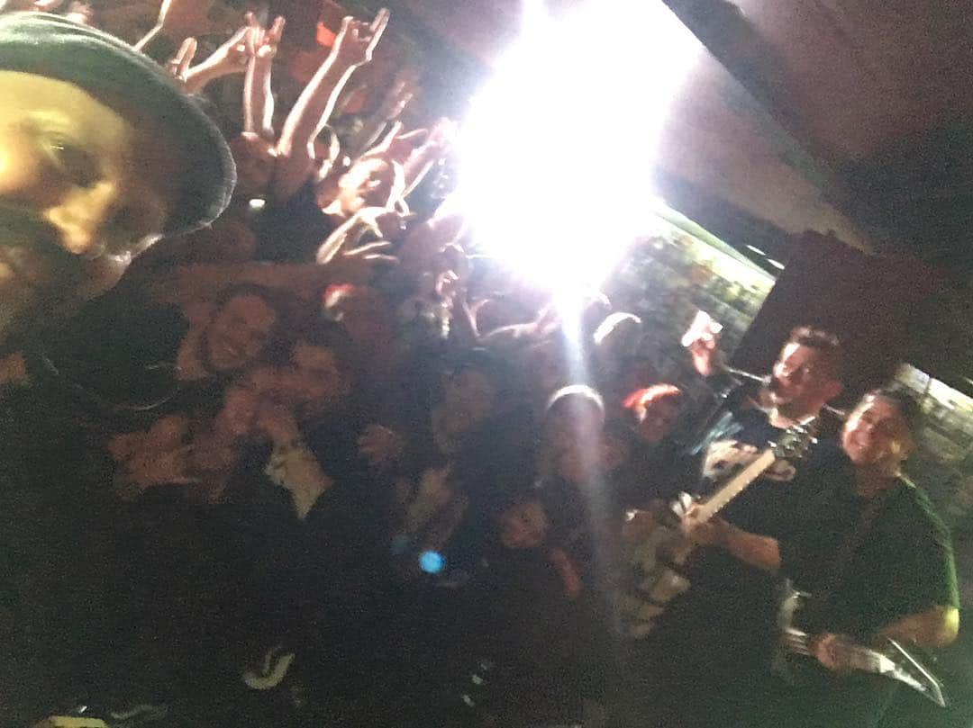 Zebraheadさんのインスタグラム写真 - (ZebraheadInstagram)「Melbourne you were rad last night!! Thanks to everyone who came to any of our Australian shows! We had a blast and will be back sooner than 5 years!! Thanks to @deathbystereoband for joining us on the tour and to Greg and Emma from @arrestrecaust for making the tour happen!! #zebrahead #melbourne #rad #meatpies #australia #arrestrecords」5月4日 7時59分 - zebraheadofficial