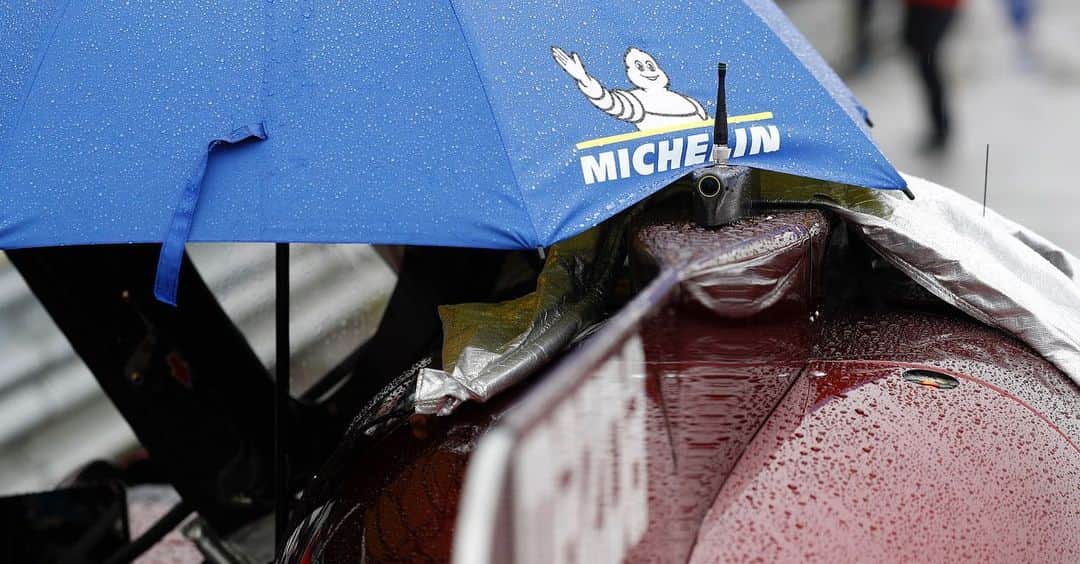 ミシュランさんのインスタグラム写真 - (ミシュランInstagram)「Wet conditions greeted the @imsa_racing field Friday at @officialmidohio, but the conditions didn’t dampen our spirits. Here’s some great rain shots and tune-in info for Sunday’s race to watch live at 1:30 p.m. ET on NBCSN! #IMSAatMO #michelin #MichelinAtIMSA」5月4日 8時11分 - michelinusa