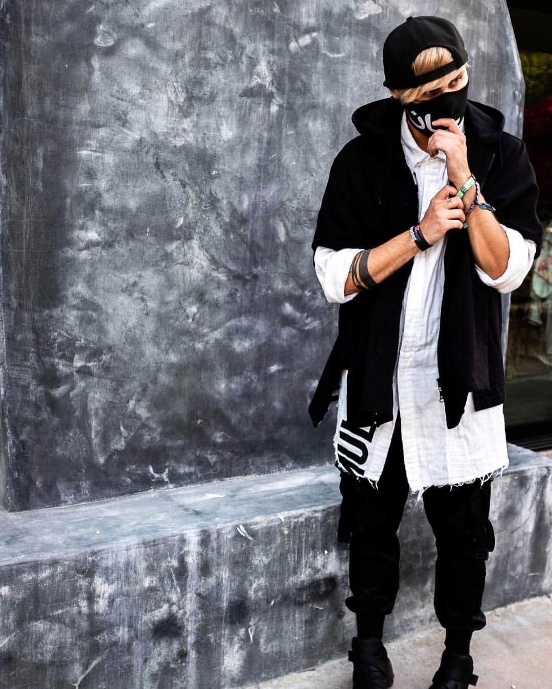 マイケル・クリフォードのインスタグラム：「ninja goth x_x」