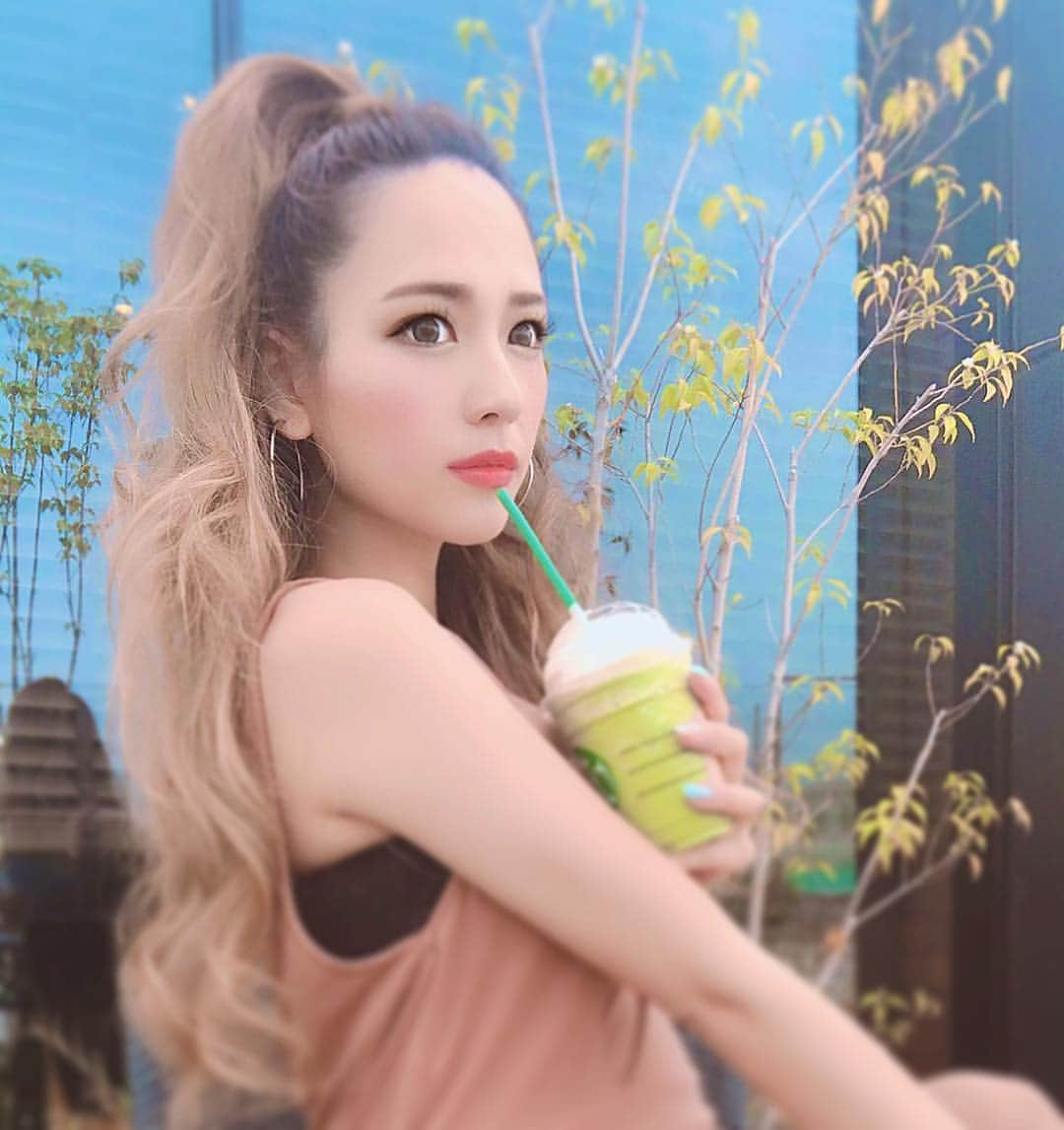 中尾みほさんのインスタグラム写真 - (中尾みほInstagram)「おはよ❤❤ #selfie#starbucks#中尾みほ」5月4日 8時35分 - mihochan18