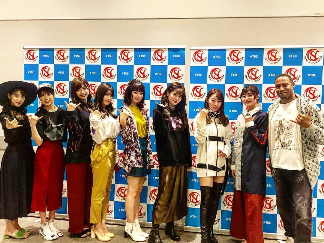 ダンテ・カーヴァーさんのインスタグラム写真 - (ダンテ・カーヴァーInstagram)「@official_r4g @akb48 #team8 ありがとうございました！楽しかったです！お会い出来て良かったです😊😊」5月4日 8時32分 - dantecarverofficial