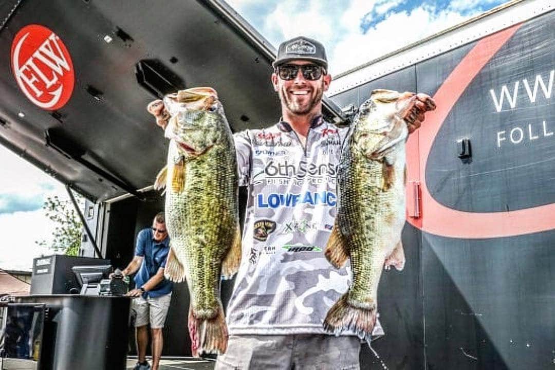 Electric_Fishingさんのインスタグラム写真 - (Electric_FishingInstagram)「Congratulations to @legitbritt00 on cracking a mega bag today with 27lbs to jump from 146 place to 11th and make that top 30 cut. Go get em tomorrow.⁣ ⁣ 📸 @flwfishing ⁣ #ElectricSunglasses⁣ #PolarizedSunglasses⁣ #StyleThatPerforms⁣ #ElectricFishing⁣ #bassfishing #largemouthbass」5月4日 9時09分 - electric_fishing