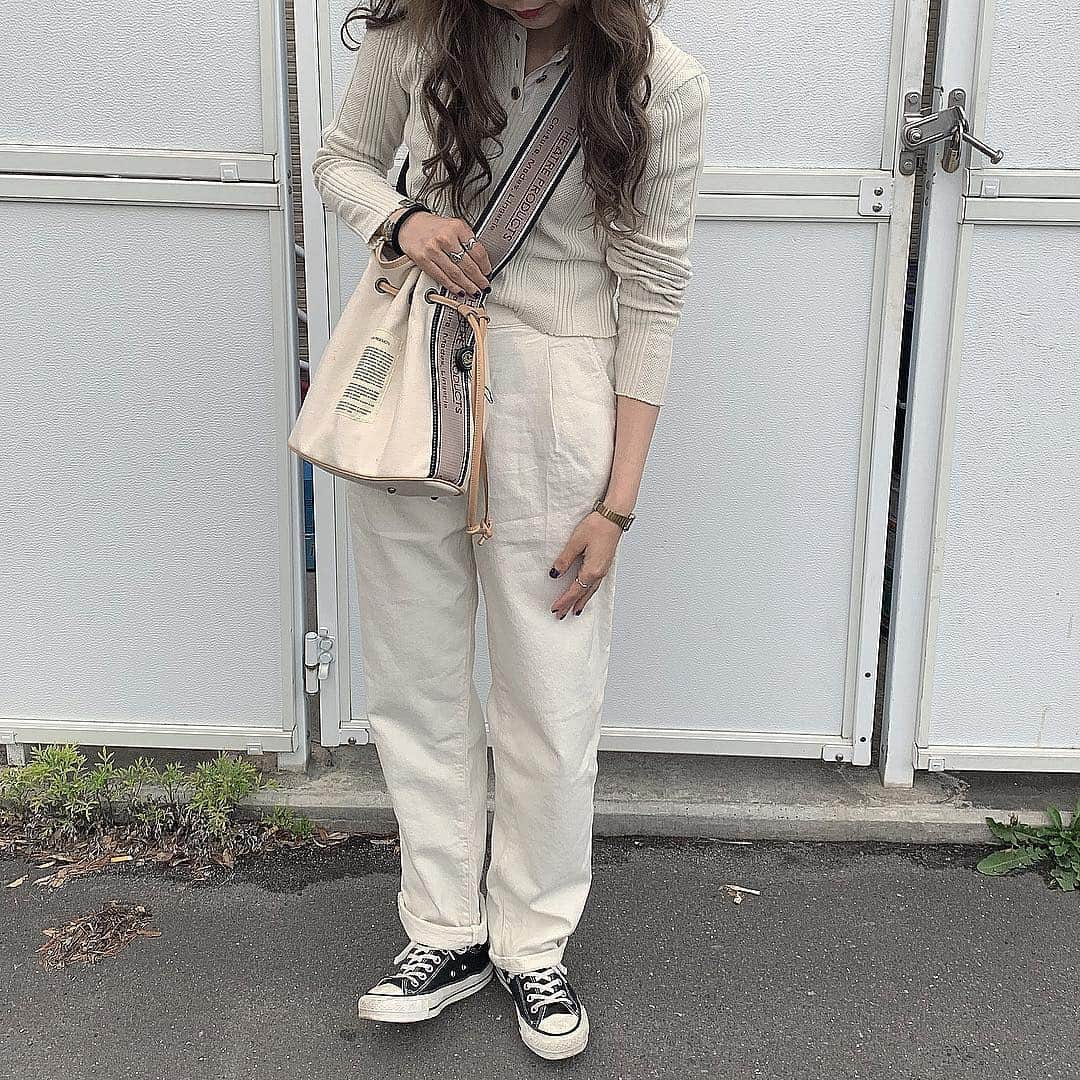 chii.raruさんのインスタグラム写真 - (chii.raruInstagram)「＊ WEARも 更新しました🥰🥰🥰 トップのURLから詳細見てください💘 * 暖かくて 最高🥺🧡🧡🧡 おとといの 5月2日は 午前中BBMAs生中継見て 방탄の雄姿見守ってたら 午前中があっという間に終わったんだけど 明日も 午前中からRose BowlでSYS初日だから 画面から目離せなくなるかな🙂🙂🙂💘 * そして 今日は パクチーラーメンたべに行く予定だから 楽しみ〜ん🌱🌿🌱🍜 * #コーディネート #ファッション#coordinate #fashion #used #todayful #zara #お洒落な人と繋がりたい #오오디티 #お洒落さんと繋がりたい #おしゃれさんと繋がりたい #coordinated #coordinates  #私服 #theaterproducts #シアタープロダクツ」5月4日 9時44分 - chii.raru