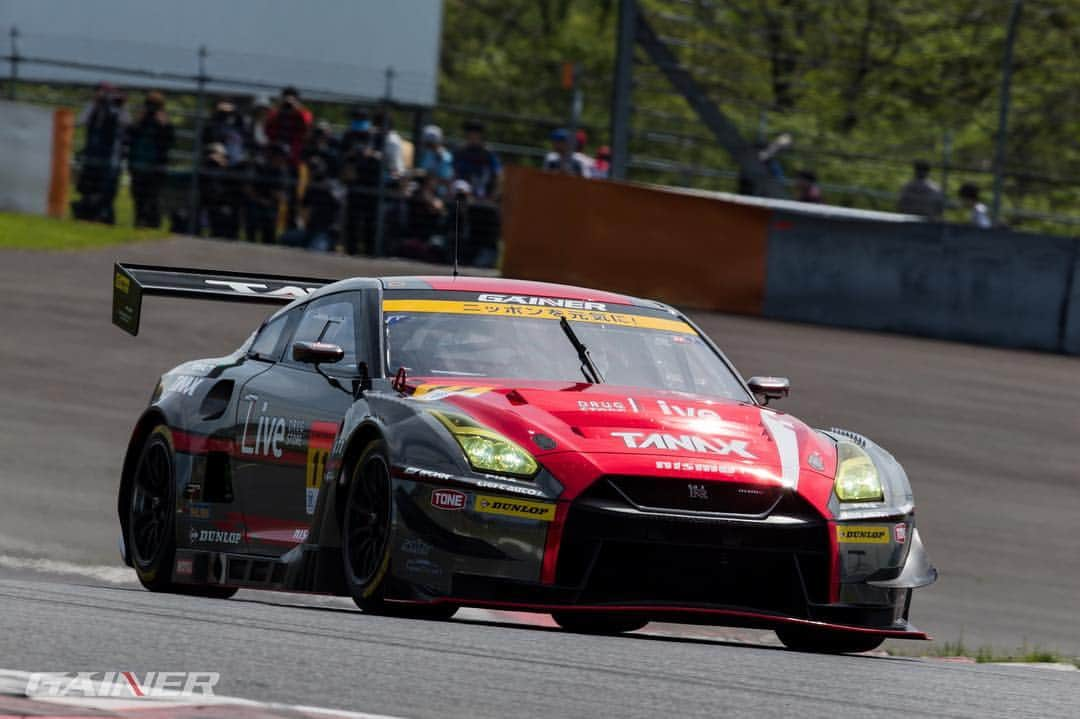 平中克幸さんのインスタグラム写真 - (平中克幸Instagram)「. SUPER GT Round.2 FUJI SPEEDWAY . . 決勝日、天気予報に☂️マーク . . 全力で勝ちに行きます💨💨 . . . . #gainer #tanax #gtr #supergt #koshidoracing #ficata #でちゃう #アリア #制動屋 #bigdaddygraphics #gt300 #富士スピードウェイ」5月4日 10時11分 - katsuyukihiranaka