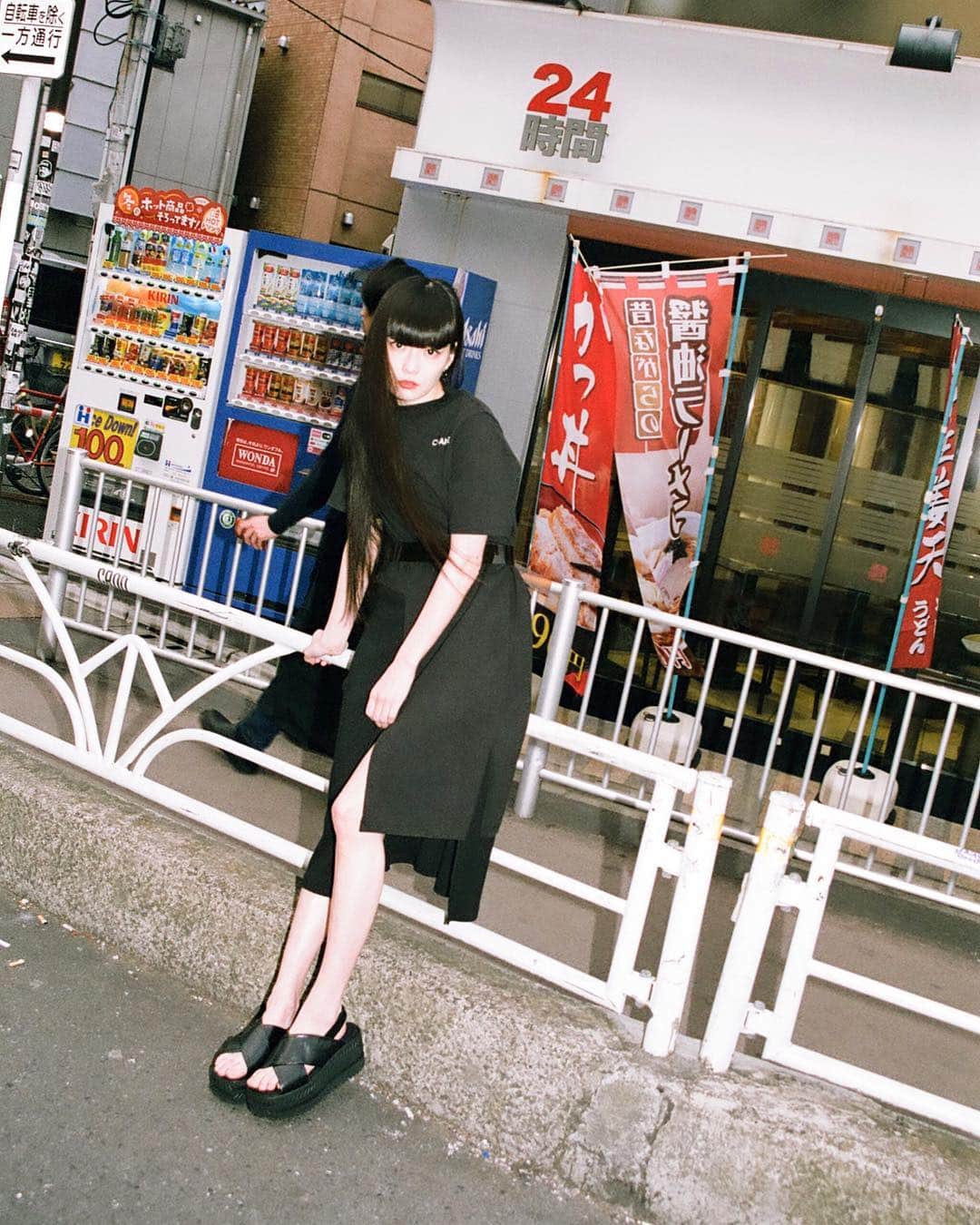 スライさんのインスタグラム写真 - (スライInstagram)「SLY TOKYO 2019 APRIL / MAY ——————————————————— 今号では、秋元梢、臼田あさ美、桐谷美玲、福島リラ の4名がSLYの最新コレクションの魅力を、一つの写真集というフォーマットを通し、個性溢れる東京の街並みと共に表現しています。 ㅤㅤㅤㅤㅤㅤㅤㅤㅤㅤㅤㅤㅤ SLY公式HPにてSLY TOKYO 公開中。 ——————————————————— #SLY #SLYTOKYO #秋元梢」5月4日 10時11分 - sly_official