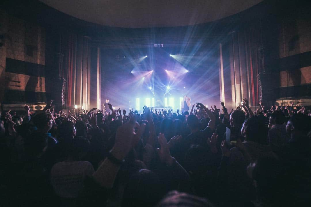 DJトゥーカッツ さんのインスタグラム写真 - (DJトゥーカッツ Instagram)「Vancouver!!! 📸 by @Bobo.xxndigo tour management: enmgmt tickets at epikhigh.com #epikhigh2019tour #epikhigh #에픽하이」5月4日 15時48分 - realtukutz