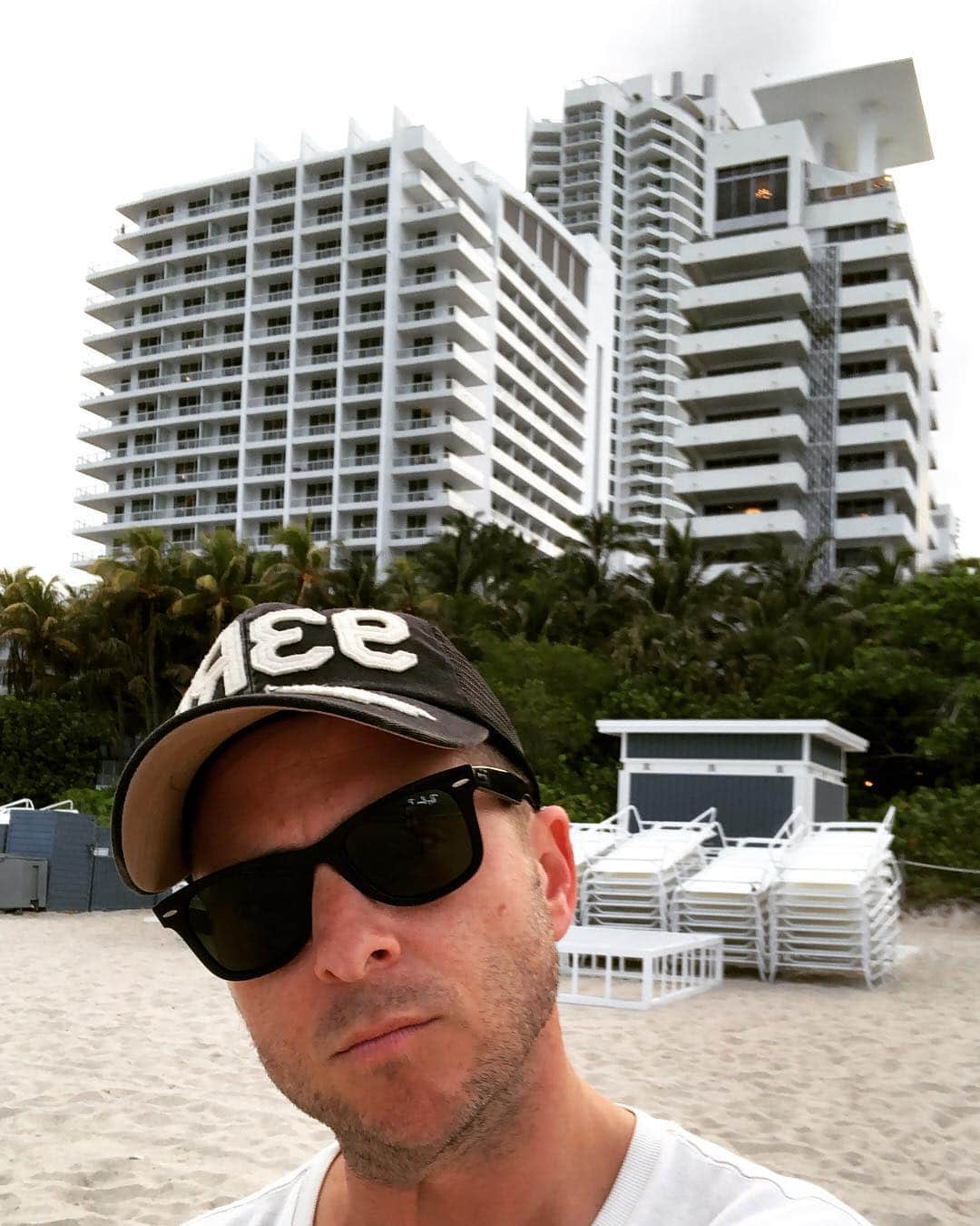 ライアン・テダーさんのインスタグラム写真 - (ライアン・テダーInstagram)「I stacked all these chairs.」5月4日 11時07分 - ryantedder