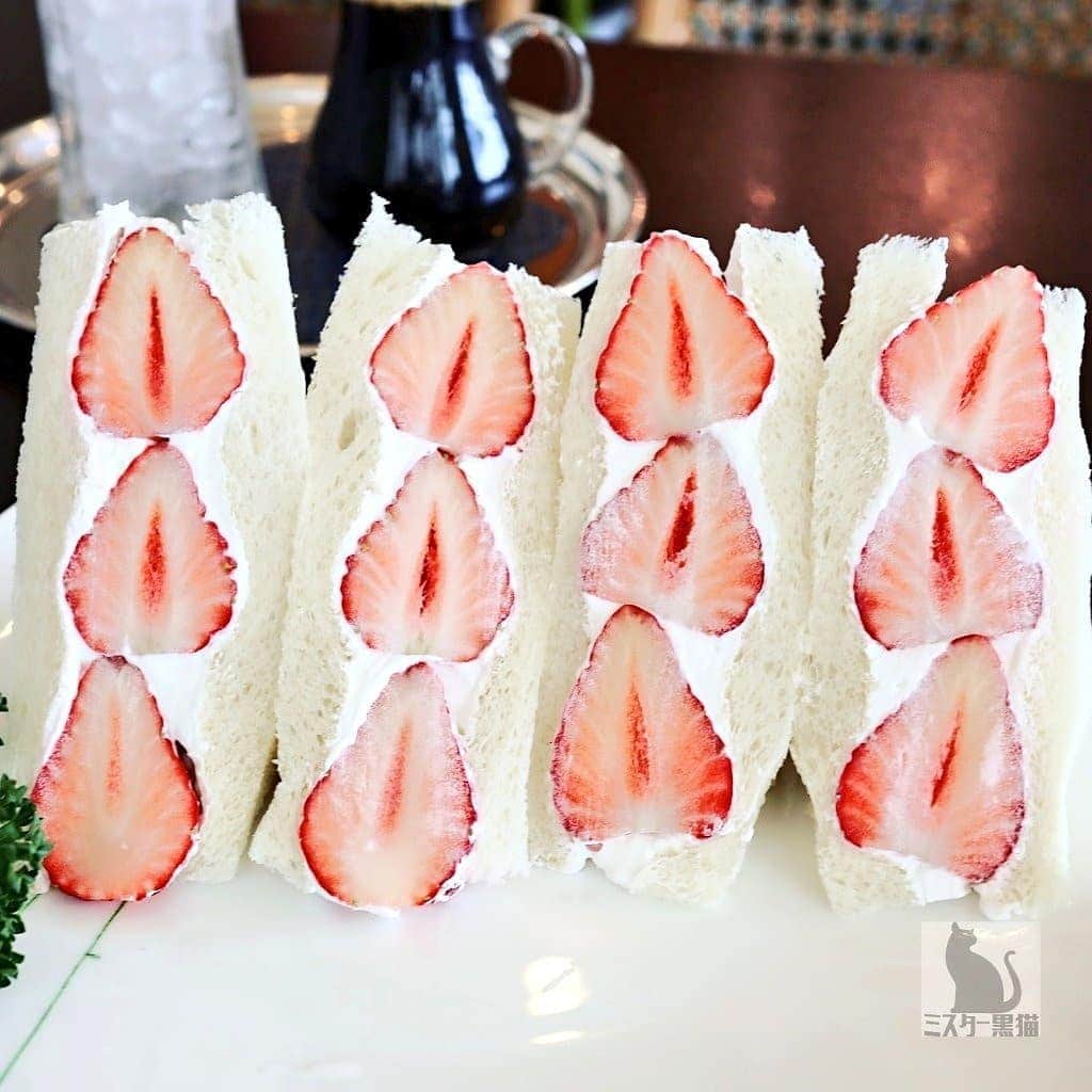 ミスター黒猫（黒猫仙人）のグルメインスタ