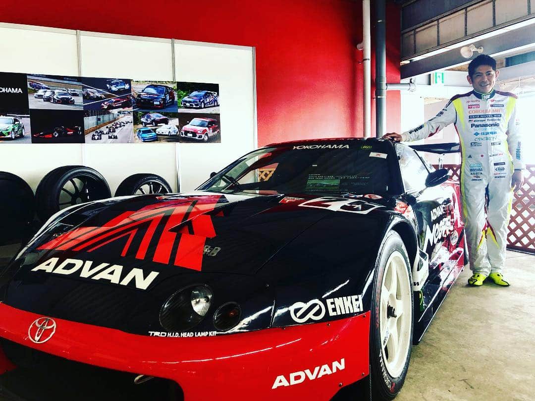 織戸学さんのインスタグラム写真 - (織戸学Instagram)「ADVAN Supra GT 2003  乗りたかったカラーリング ADVAN  とても綺麗な車両です。 嬉しいですね。」5月4日 11時39分 - maxorido