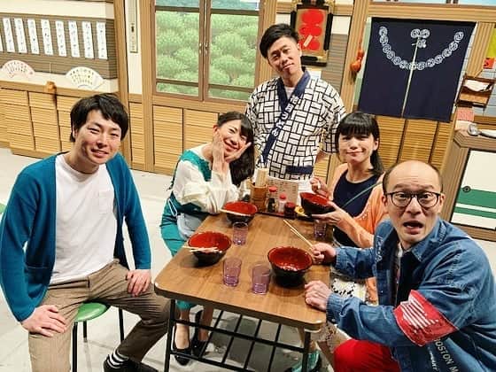 服部ひで子のインスタグラム：「本日、5/4(土)関西放送の 12:54～13:54 📺よしもと新喜劇📺  小籔座長 【ゾッとする結婚相手！？】です。  是非、ご家族でお楽しみくださいませﾟ+.ﾟ(´▽`人)ﾟ+.ﾟ  #吉本新喜劇 #よしもと新喜劇 #新喜劇 #吉田裕 兄さん #信濃岳夫 兄さん #もりすけ さん #木下鮎美 ちゃん #服部ひで子」
