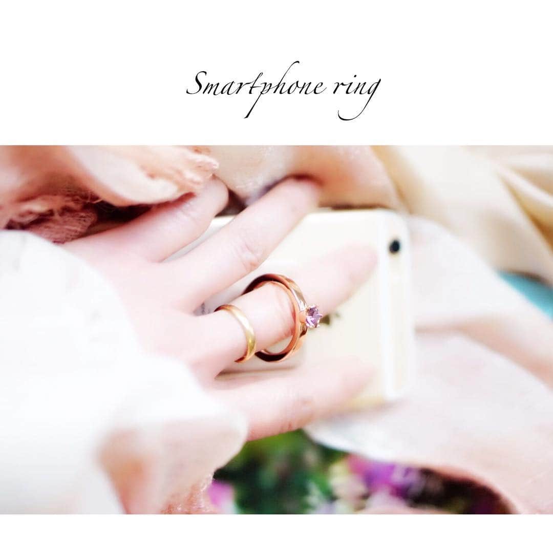 amiさんのインスタグラム写真 - (amiInstagram)「． Cute smartphone ring ． とっても可愛いスマホリング SMART JEWELを見つけました♥️ ． @smartjewel.jp @diamond_rhinestone ． 指輪のようにも見えますが これをつけていると スマホを持ちやすいし 便利なんです💍💕 ． 最近スマホを落としてしまい 修理に出したこともあり こんなの探してたー♡ ． 誕生石が選べたり リングの部分も種類が 豊富なのでおススメです💍❤️ ． ． 楽天市場店「SECRET STORE」が 5月半ばにOPENします♡ リング以外にもケースなどの 商品もリリースとのこと♡ ． 楽しみ楽しみ❤️ ． ． #スマホリング#smartjewel#スマートジュエル#diamondrhinestone#ダイヤモンドラインストーン#smartjewelで検索#スマホ#スマホアクセ#リング#愛用中 ． ．、」5月4日 12時01分 - amikuma1219