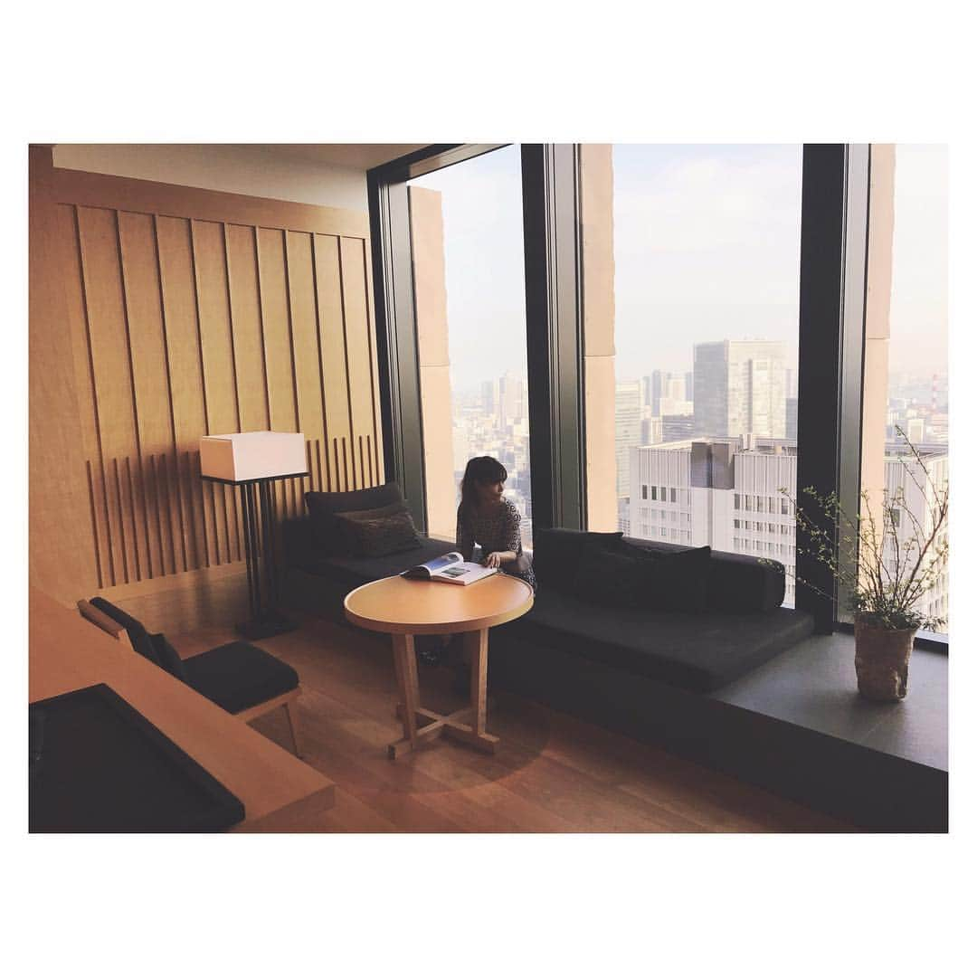 大塚愛さんのインスタグラム写真 - (大塚愛Instagram)「ゆっくりしたい ゆったりしたい  AIO　#gw #memories  #tokyo #high #book #time」5月4日 12時04分 - aiotsuka_official