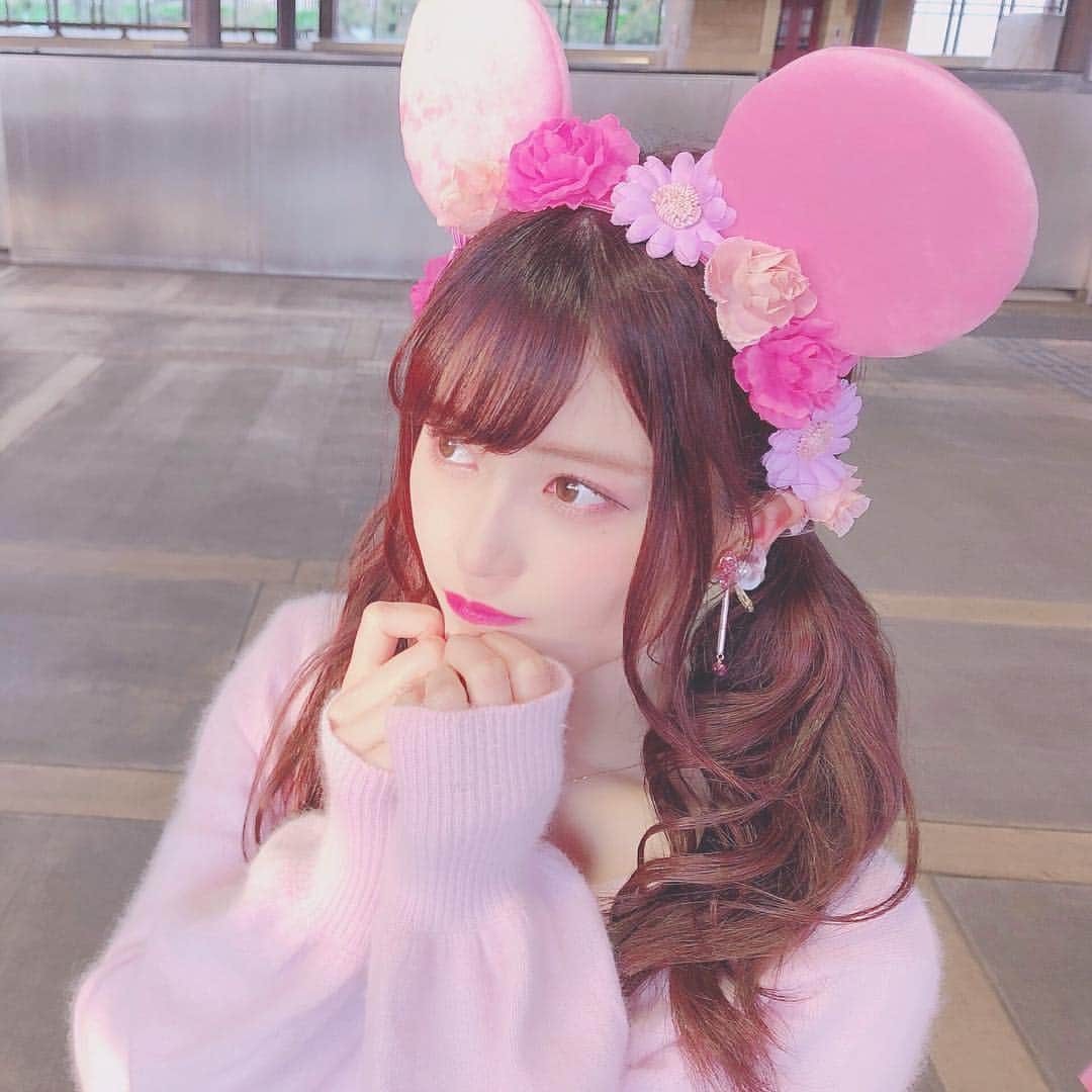 田北香世子さんのインスタグラム写真 - (田北香世子Instagram)「このヘアバンド、ピンクにお花で可愛すぎて即買い！！！💗🌸 て言いたいところだけど実は雅から借りたやつ😝笑」5月4日 12時07分 - kayoko_takita