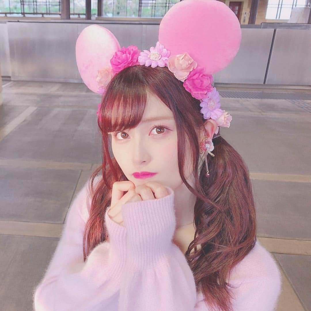 田北香世子さんのインスタグラム写真 - (田北香世子Instagram)「このヘアバンド、ピンクにお花で可愛すぎて即買い！！！💗🌸 て言いたいところだけど実は雅から借りたやつ😝笑」5月4日 12時07分 - kayoko_takita