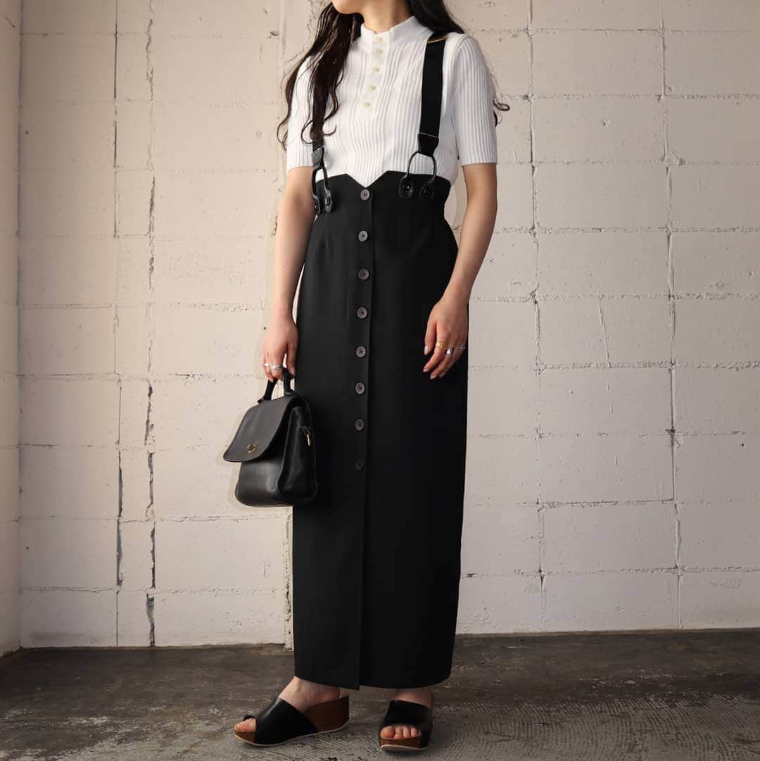 吉祥寺 古着屋 Orfeoのインスタグラム：「High Waist Skirt Suspenders Style  #orfeo #kichijoji #tokyo #vintage #used #fashion #coordinate #outfits  掲載商品のお問い合わせはメールにて承っております。コメント、DMでのお問い合わせは受け付けておりませんのでご了承ください。」