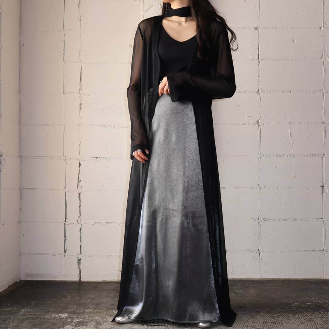 吉祥寺 古着屋 Orfeoのインスタグラム：「See through Robe×Shiny Skirt Style  #orfeo #kichijoji #tokyo #vintage #used #fashion #coordinate #outfits  掲載商品のお問い合わせはメールにて承っております。コメント、DMでのお問い合わせは受け付けておりませんのでご了承ください。」