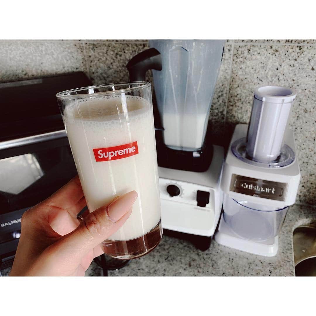 GENKINGの釜飯さんのインスタグラム写真 - (GENKINGの釜飯Instagram)「豆乳バナナ黒ごまきなこスムージー🥤🍌 #genkingkitchen」5月4日 12時43分 - genkingkitchen