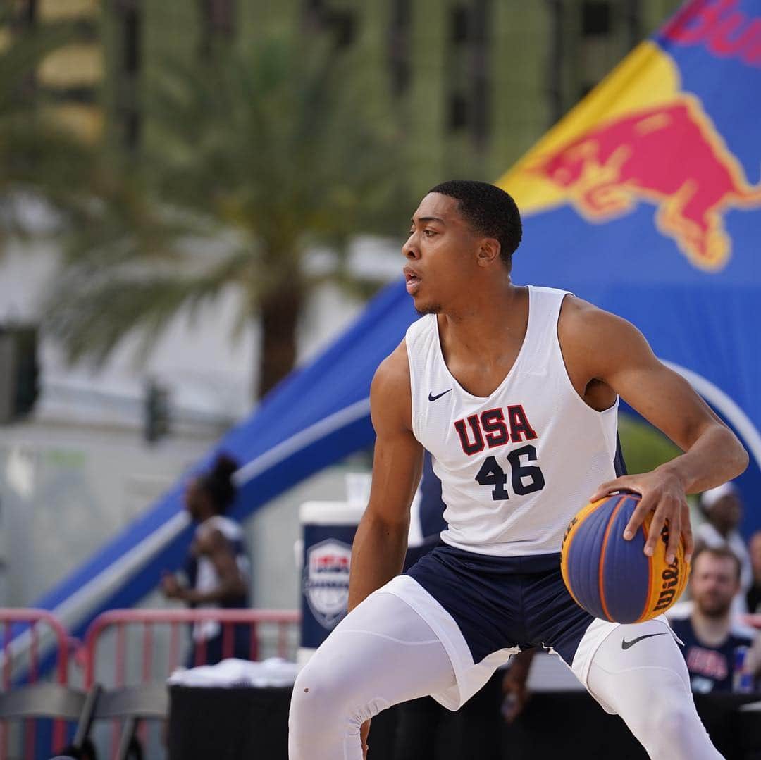USA Basketballさんのインスタグラム写真 - (USA BasketballInstagram)「Fun in the sun today in Vegas at 2019 Red Bull @usab3x3 Nationals ☀️👍🏼」5月4日 13時14分 - usabasketball