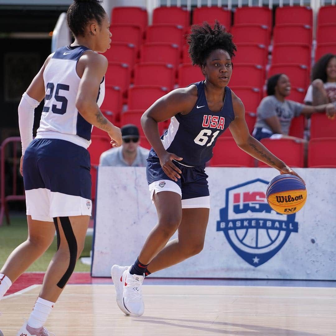 USA Basketballさんのインスタグラム写真 - (USA BasketballInstagram)「Fun in the sun today in Vegas at 2019 Red Bull @usab3x3 Nationals ☀️👍🏼」5月4日 13時14分 - usabasketball