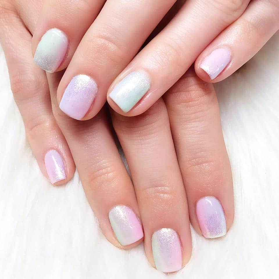 OPIさんのインスタグラム写真 - (OPIInstagram)「Bring some magic into your weekend with a chrome pastel ombre mani!💅✨ We're #OPIObsessed @jxlyn.nails⁣⠀ ⁣⠀ #ThatsHularious #ModAboutYou #DontTootMyFlute #OPIChrome #ombrenails #chromenails #pastelnails #notd」5月4日 13時26分 - opi